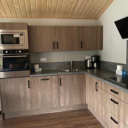 Hotel EuroParcs De Wiltzangh Ruinen Zimmer foto
