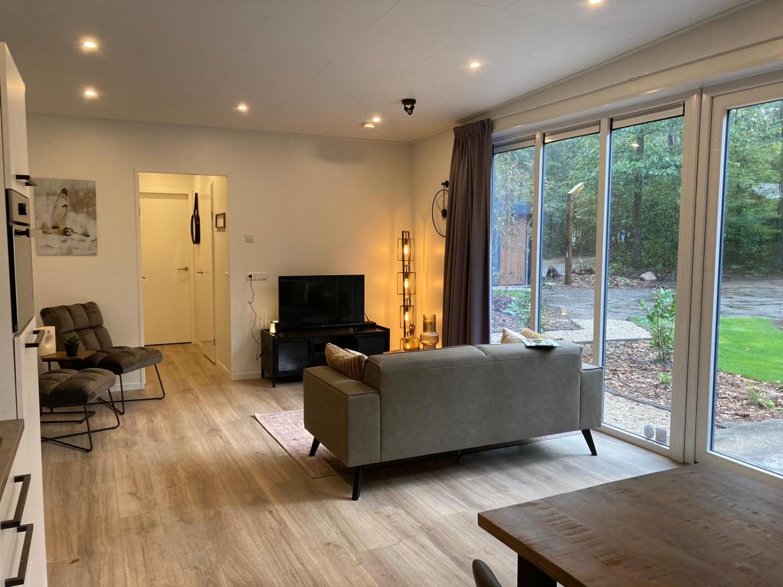 Hotel EuroParcs De Wiltzangh Ruinen Zimmer foto
