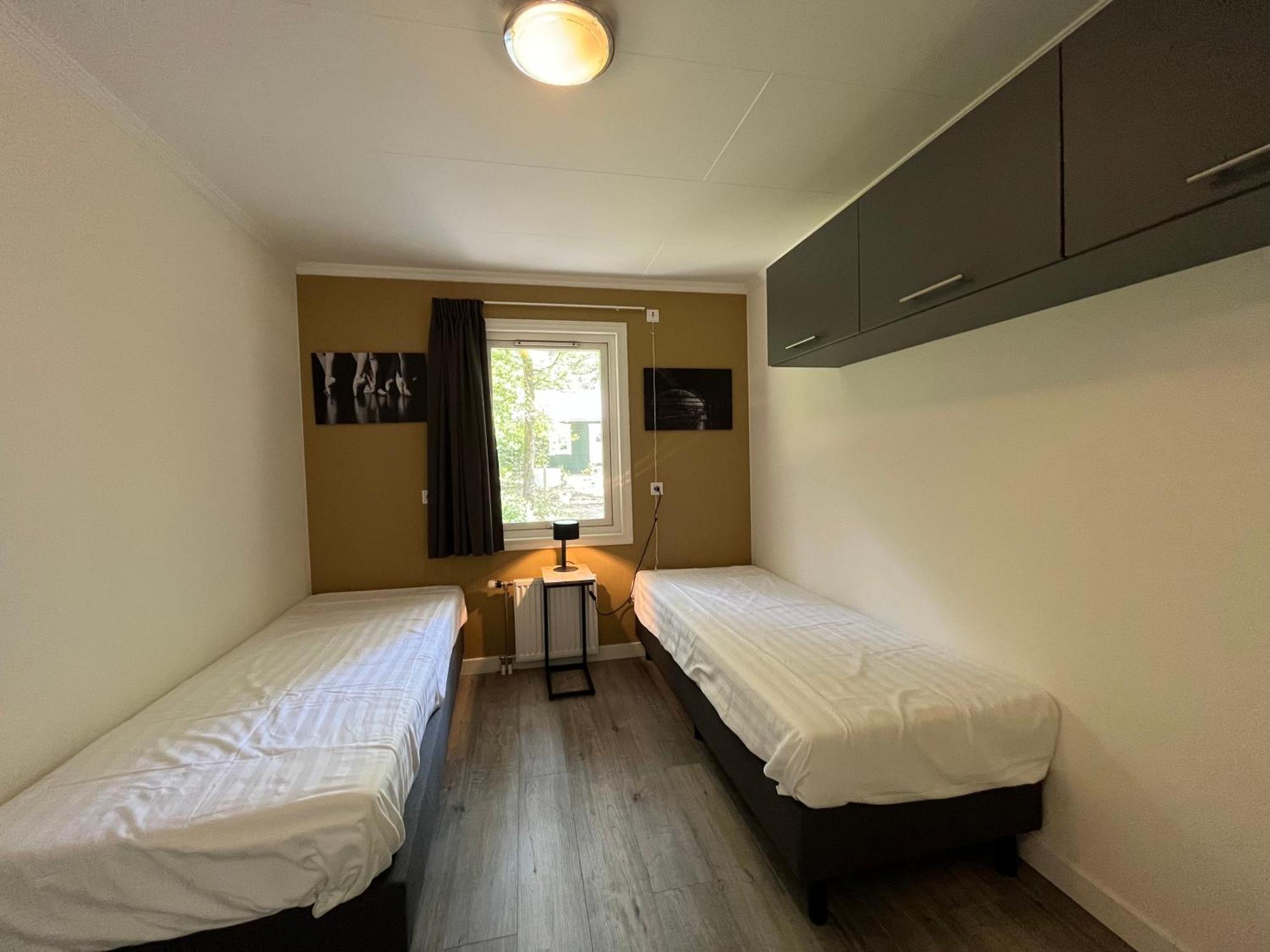 Hotel EuroParcs De Wiltzangh Ruinen Zimmer foto