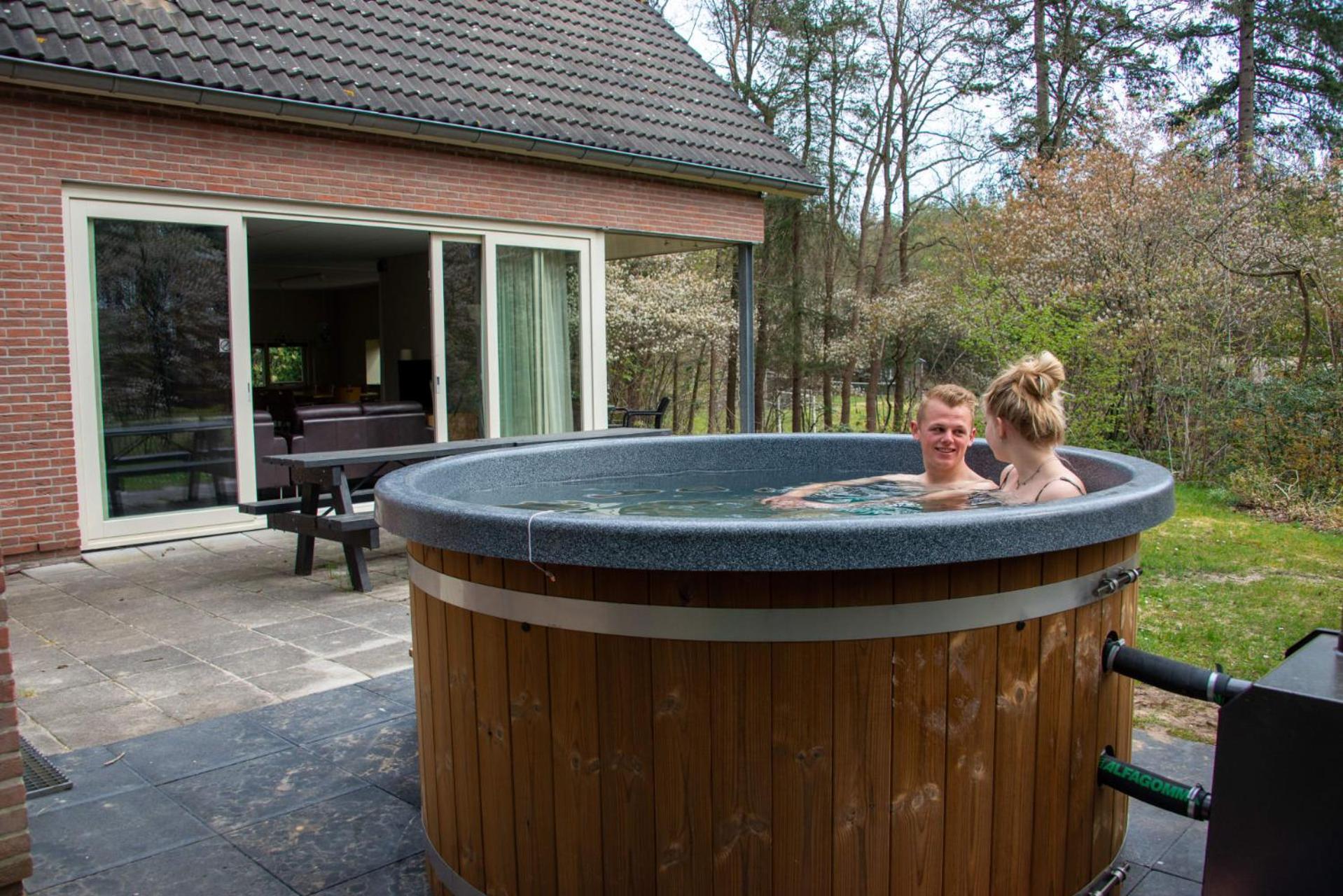Hotel EuroParcs De Wiltzangh Ruinen Zimmer foto