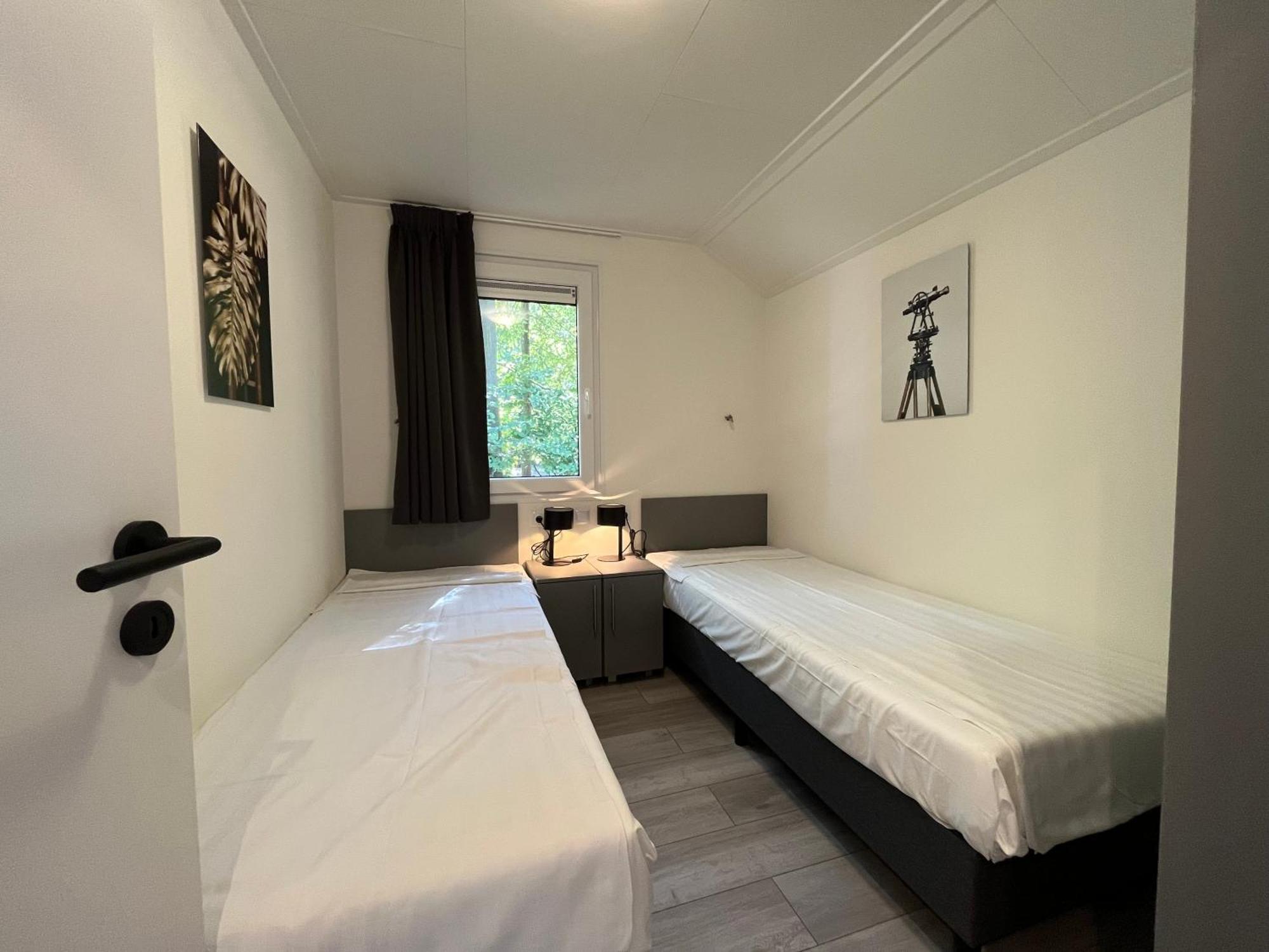 Hotel EuroParcs De Wiltzangh Ruinen Zimmer foto