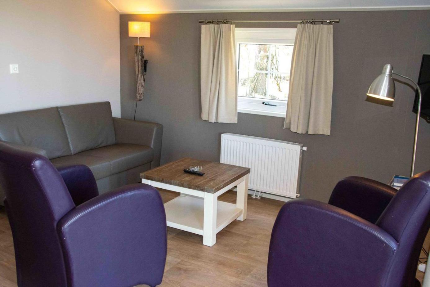 Hotel EuroParcs De Wiltzangh Ruinen Zimmer foto