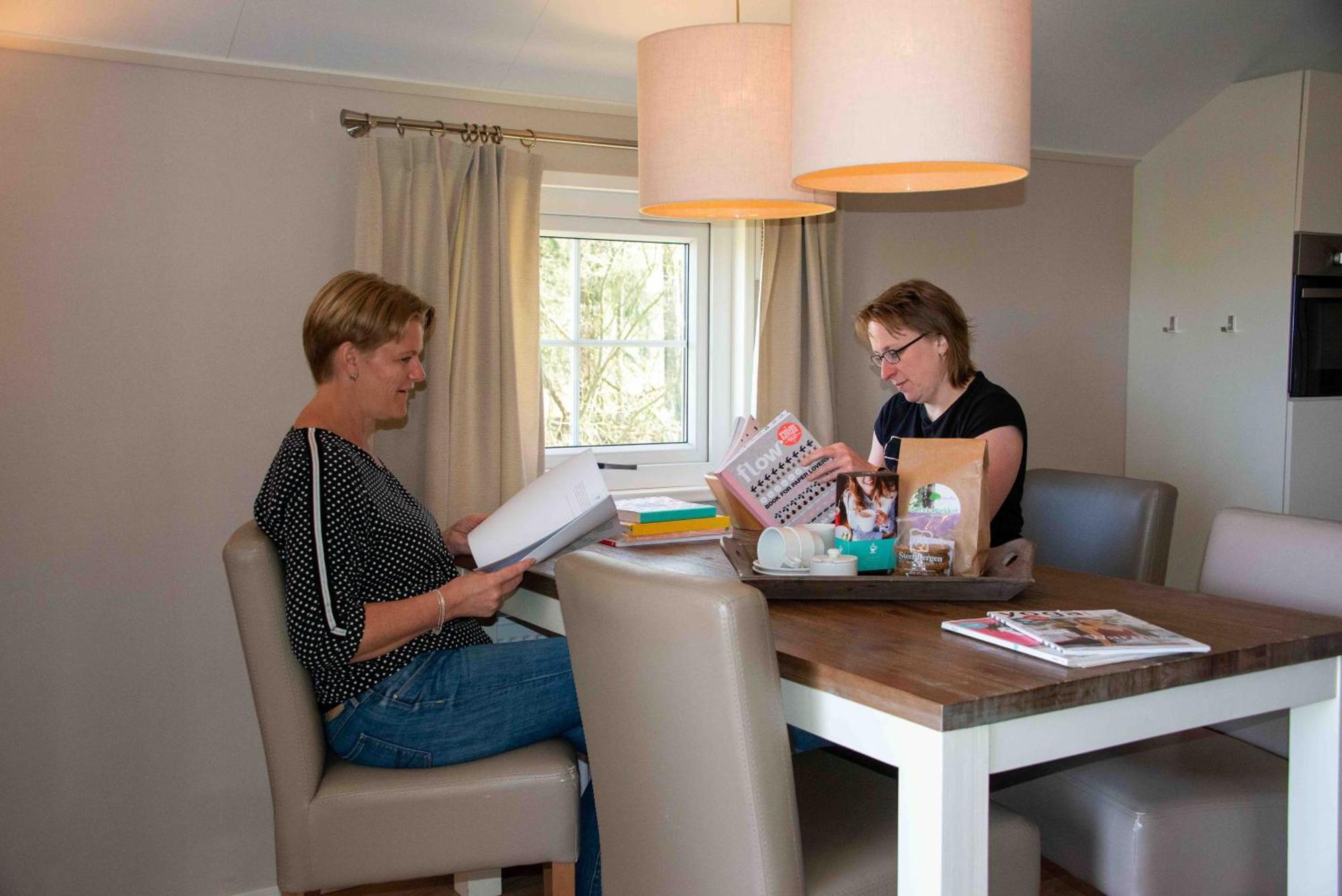 Hotel EuroParcs De Wiltzangh Ruinen Zimmer foto